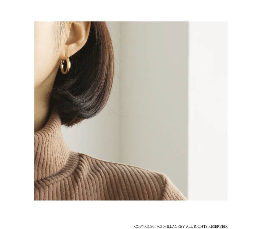 Gold ring earrings in matte Women's 20-year-old