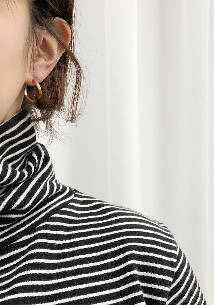 Mini twisted ring earrings with sense of coordinat