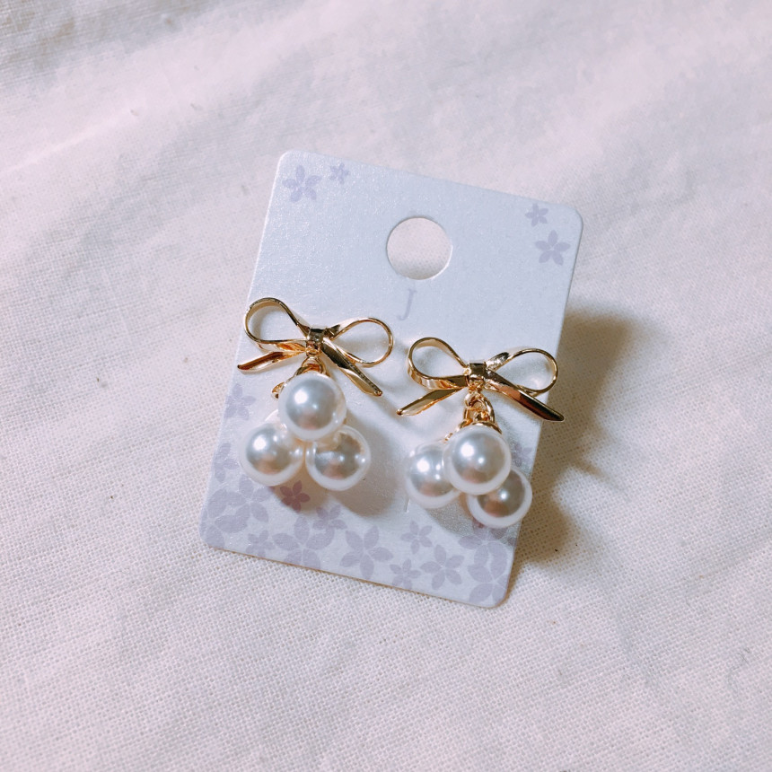 Lucie Ribbon Pearl Rattle Earrings LKJ1039 Female 