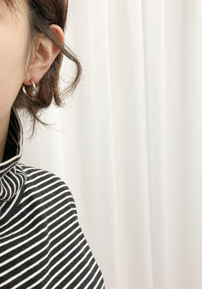 Mini twisted ring earrings with sense of coordinat