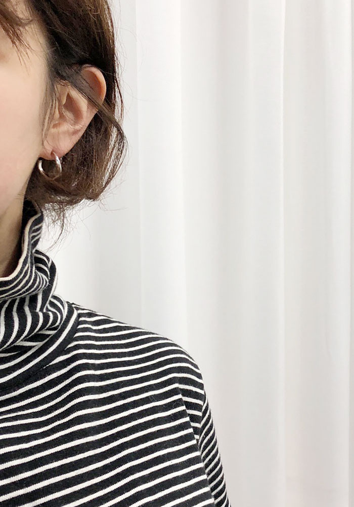 Mini twisted ring earrings with sense of coordinat