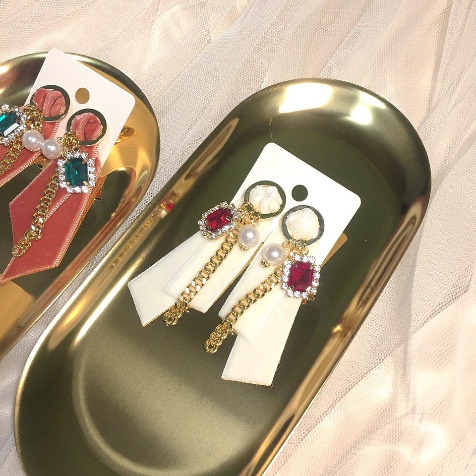 Jenny Drop Earrings White, Gray, Pink Romantic Loo