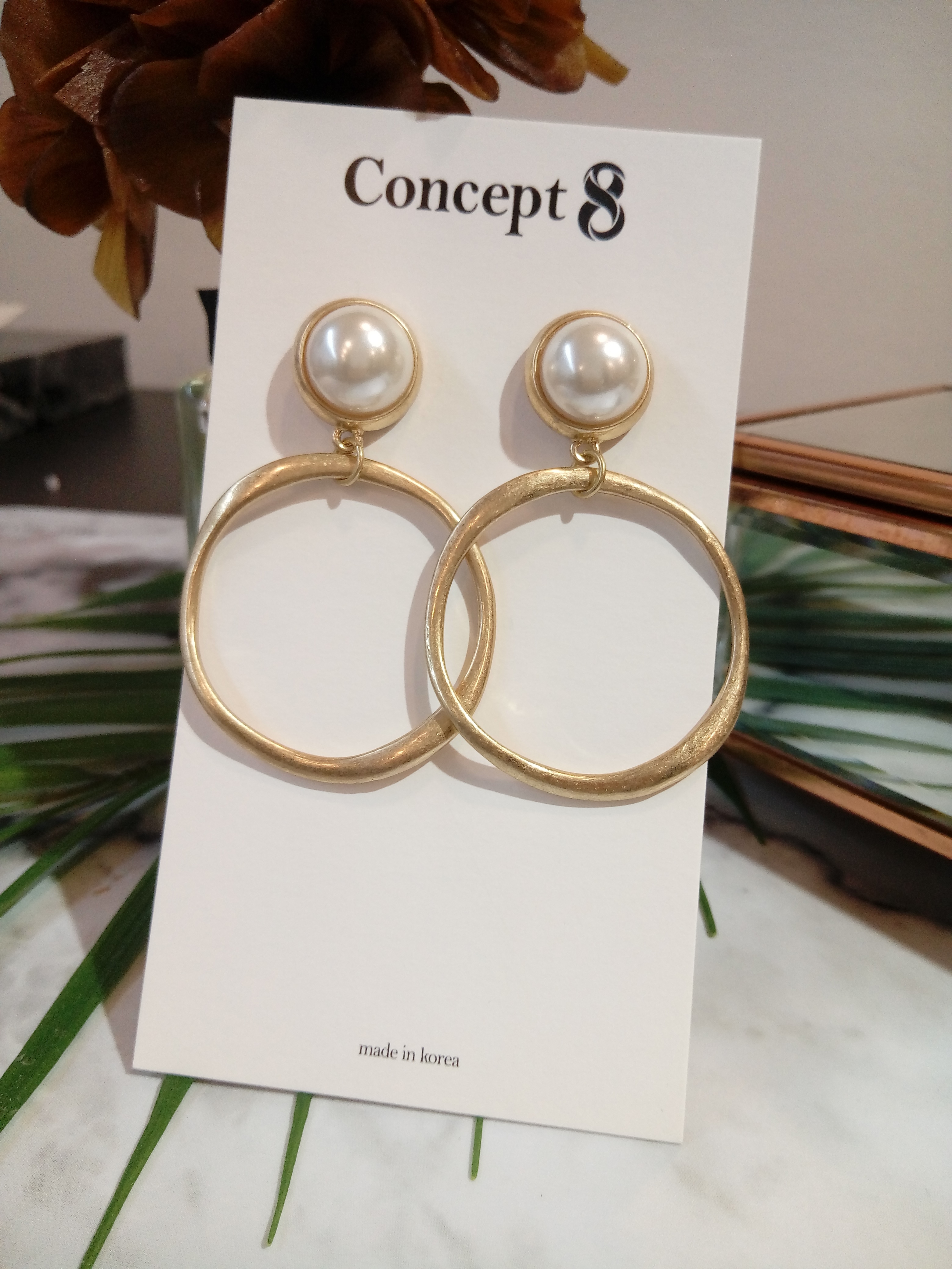 Pearl and matte earrings lady look sexy modern des