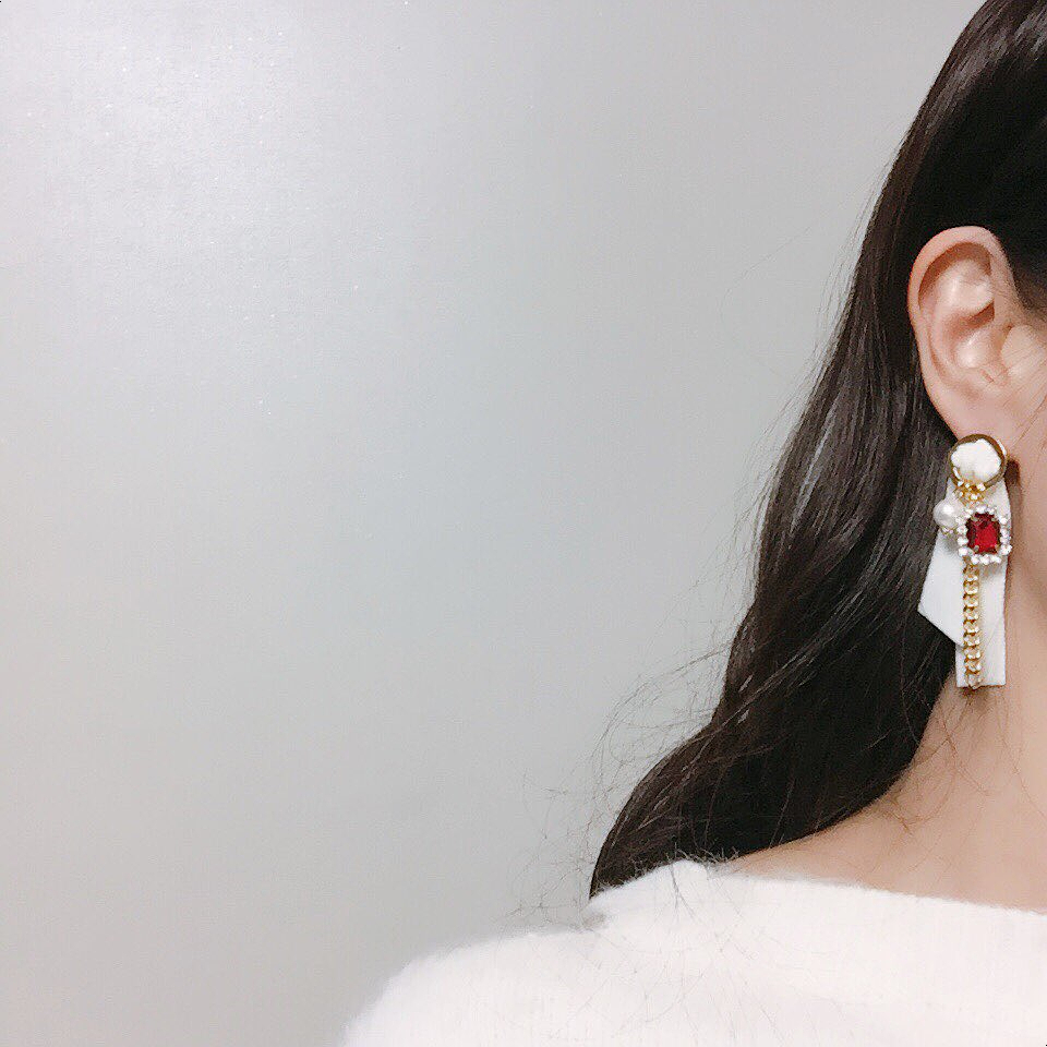 Jenny Drop Earrings White, Gray, Pink Romantic Loo