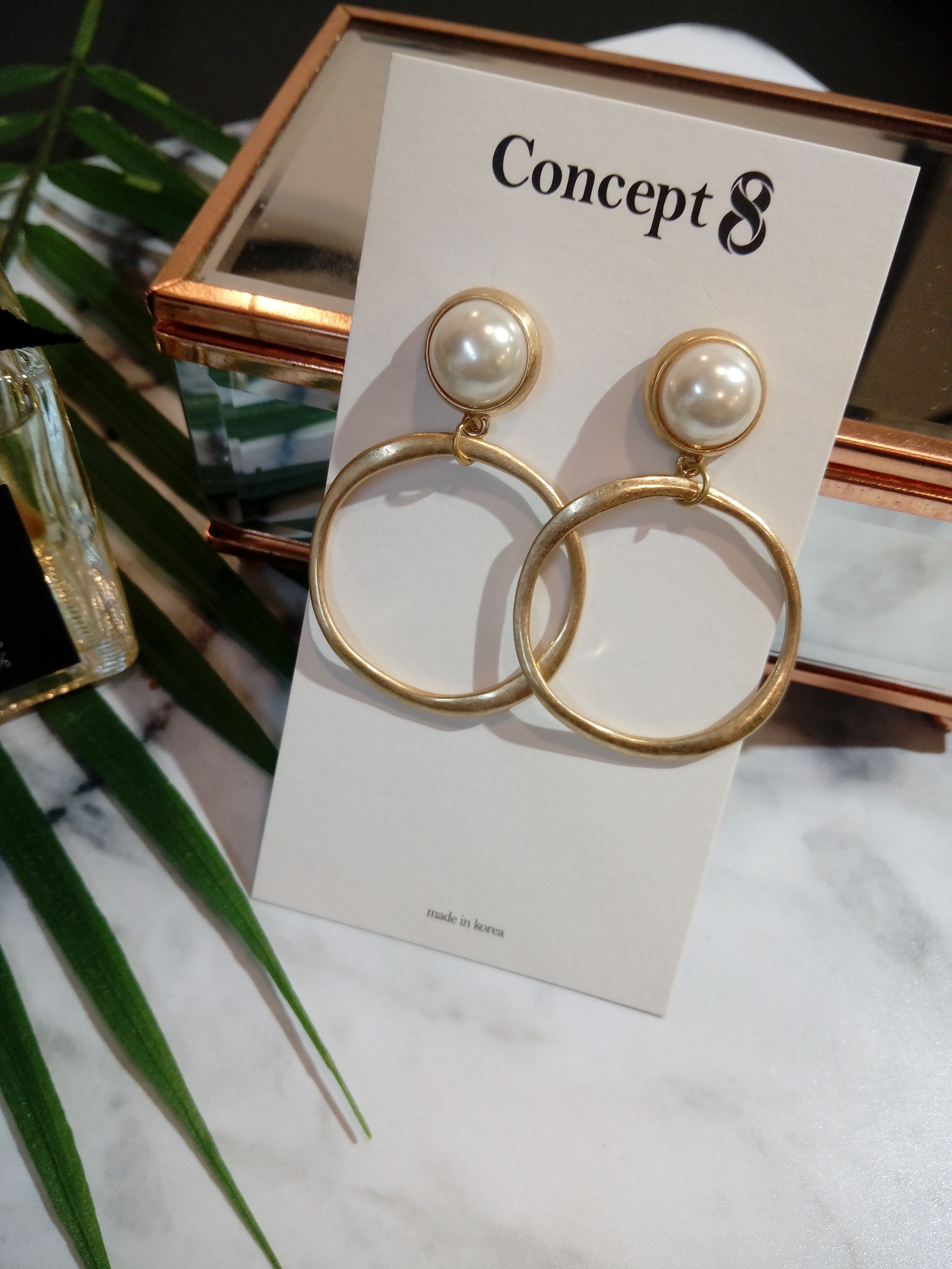 Pearl and matte earrings lady look sexy modern des