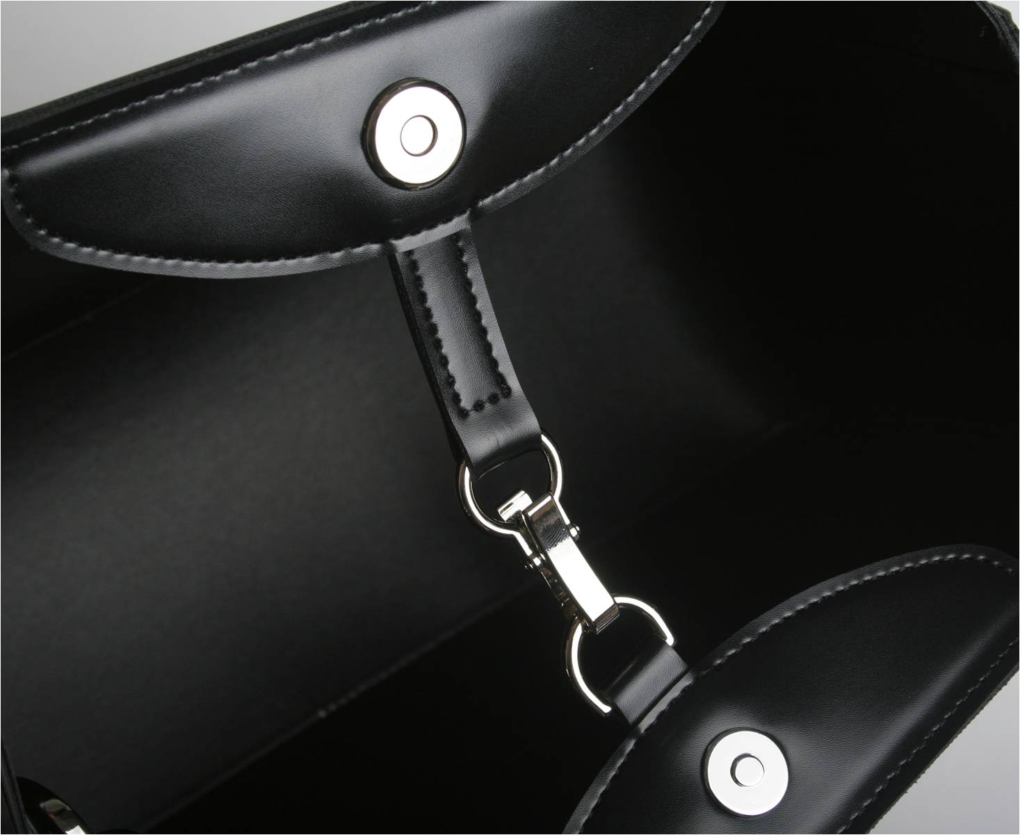 <b><p>Mont du Bai diaper bag with inn rice</p></b><b><p>モンデュベクおむつバッグインナー白米を含む</p></b><br /><br /><p align='center'>