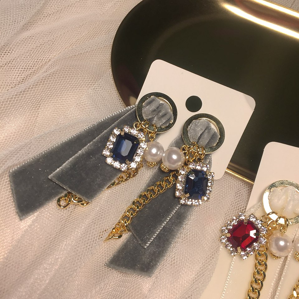 Jenny Drop Earrings White, Gray, Pink Romantic Loo