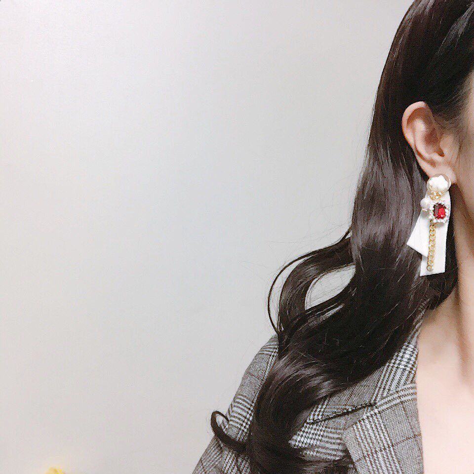 Jenny Drop Earrings White, Gray, Pink Romantic Loo