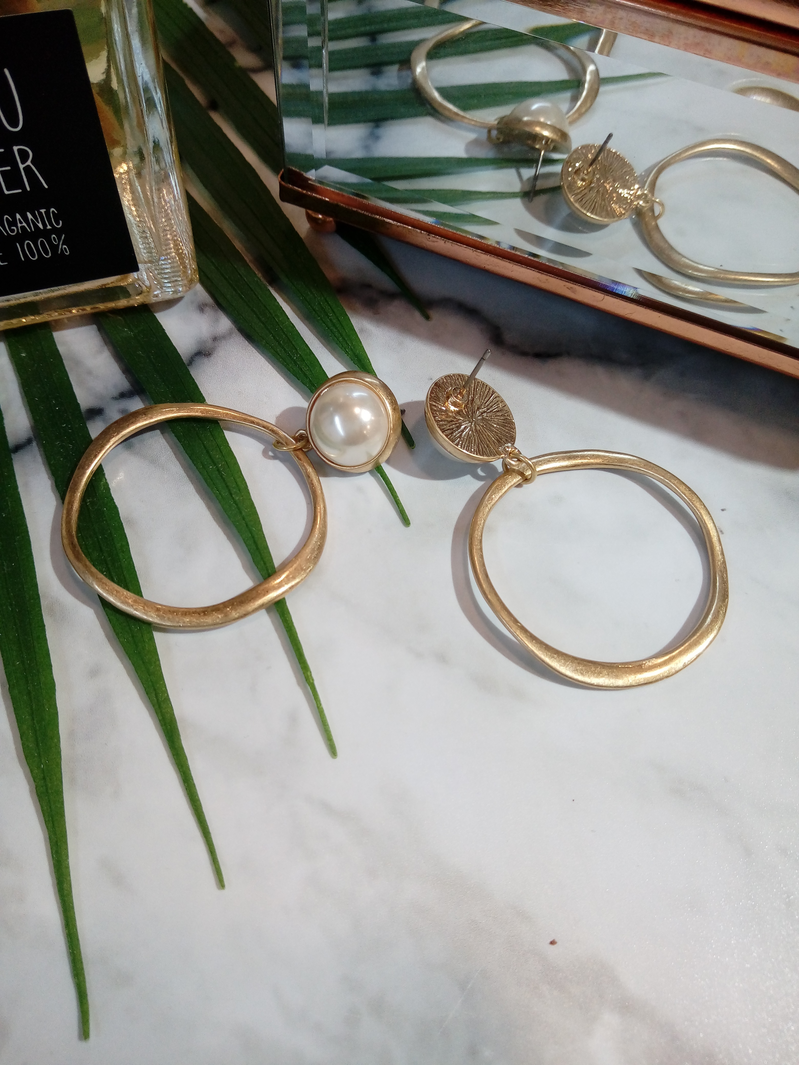 Pearl and matte earrings lady look sexy modern des