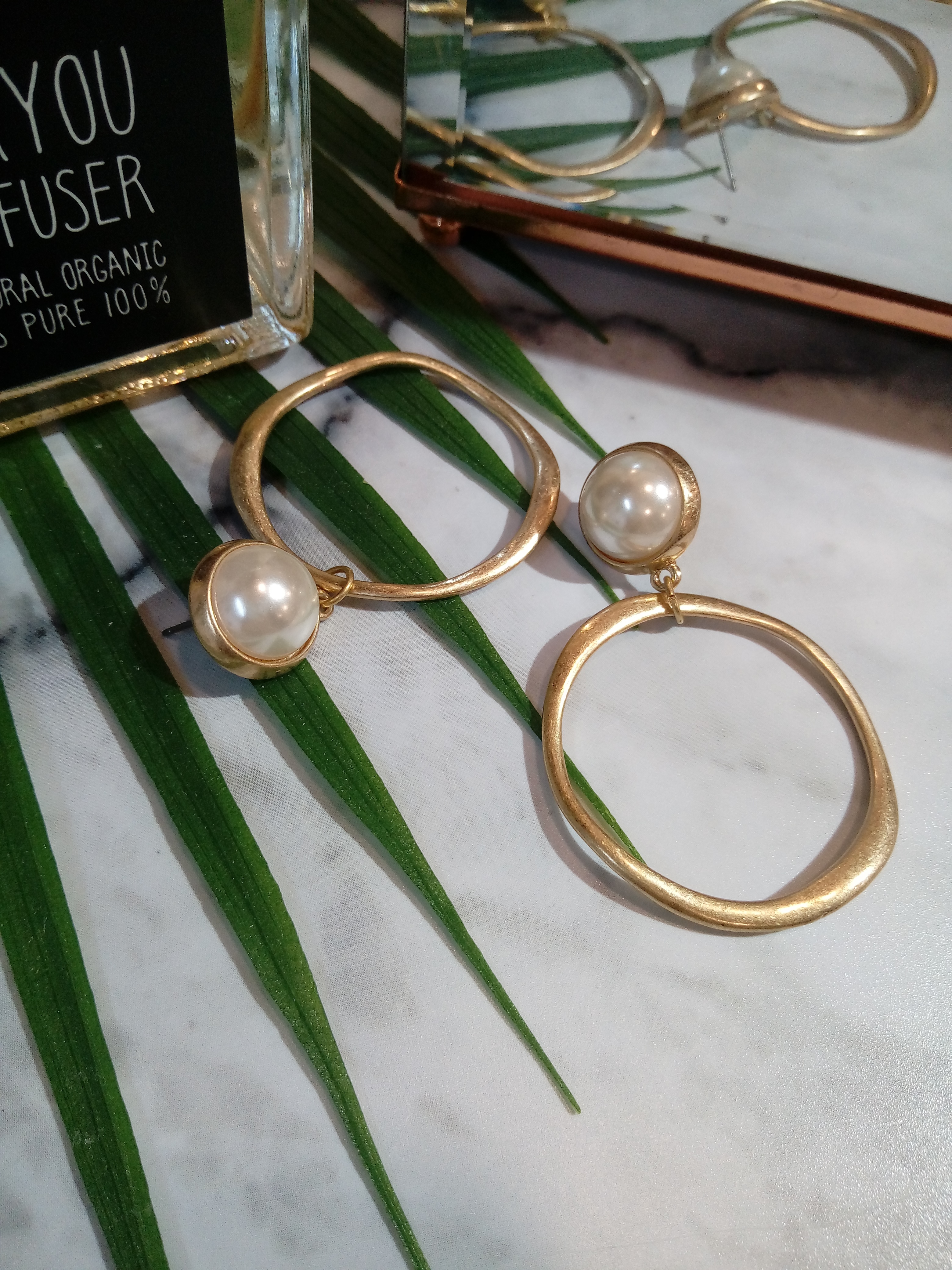 Pearl and matte earrings lady look sexy modern des