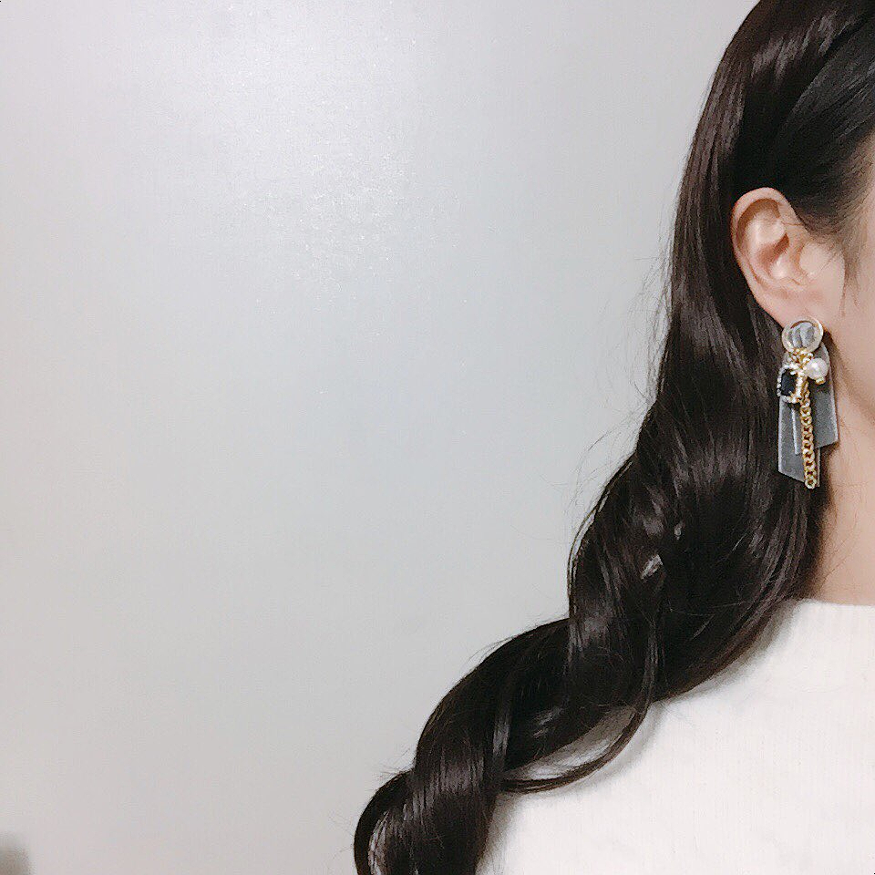 Jenny Drop Earrings White, Gray, Pink Romantic Loo