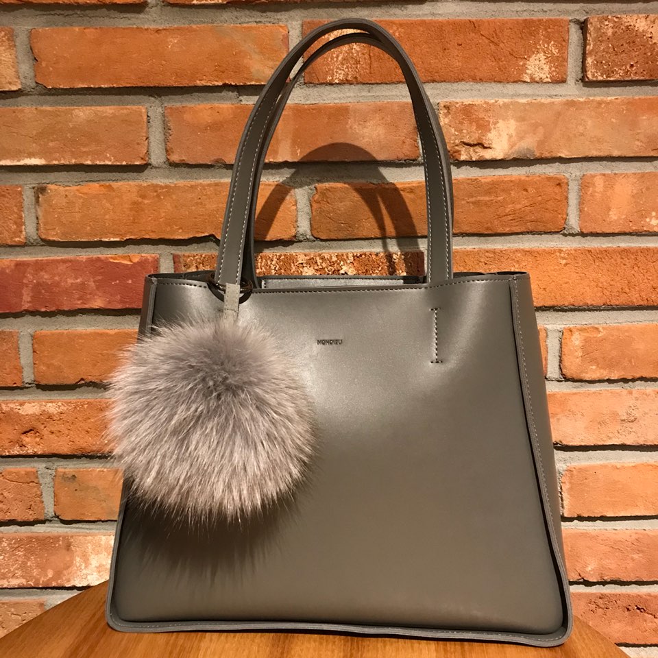 <b><p>Mont du Bai diaper bag with inn rice</p></b><b><p>モンデュベクおむつバッグインナー白米を含む</p></b><br /><br /><p align='center'>