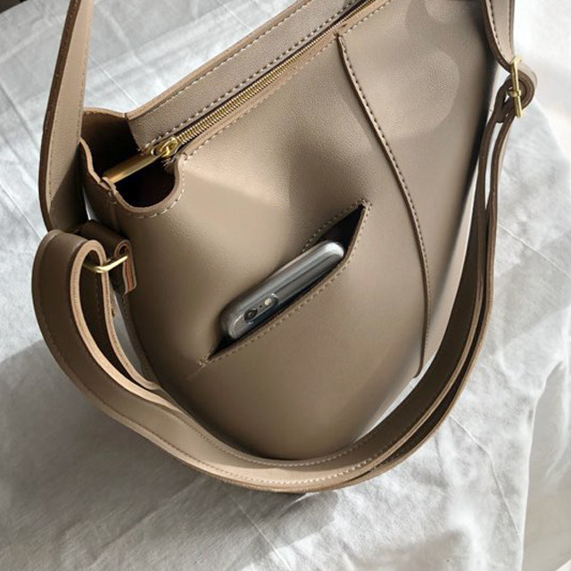 <b><p>Mini pocket dly bag shoulder be comfortable</p></b><b><p>ミニポケットデイリーショルダーバッグバケットバッグ快適なルック手軽流行のないベーシックカジュアルシン</p></b><br /><br /><p align='center'>