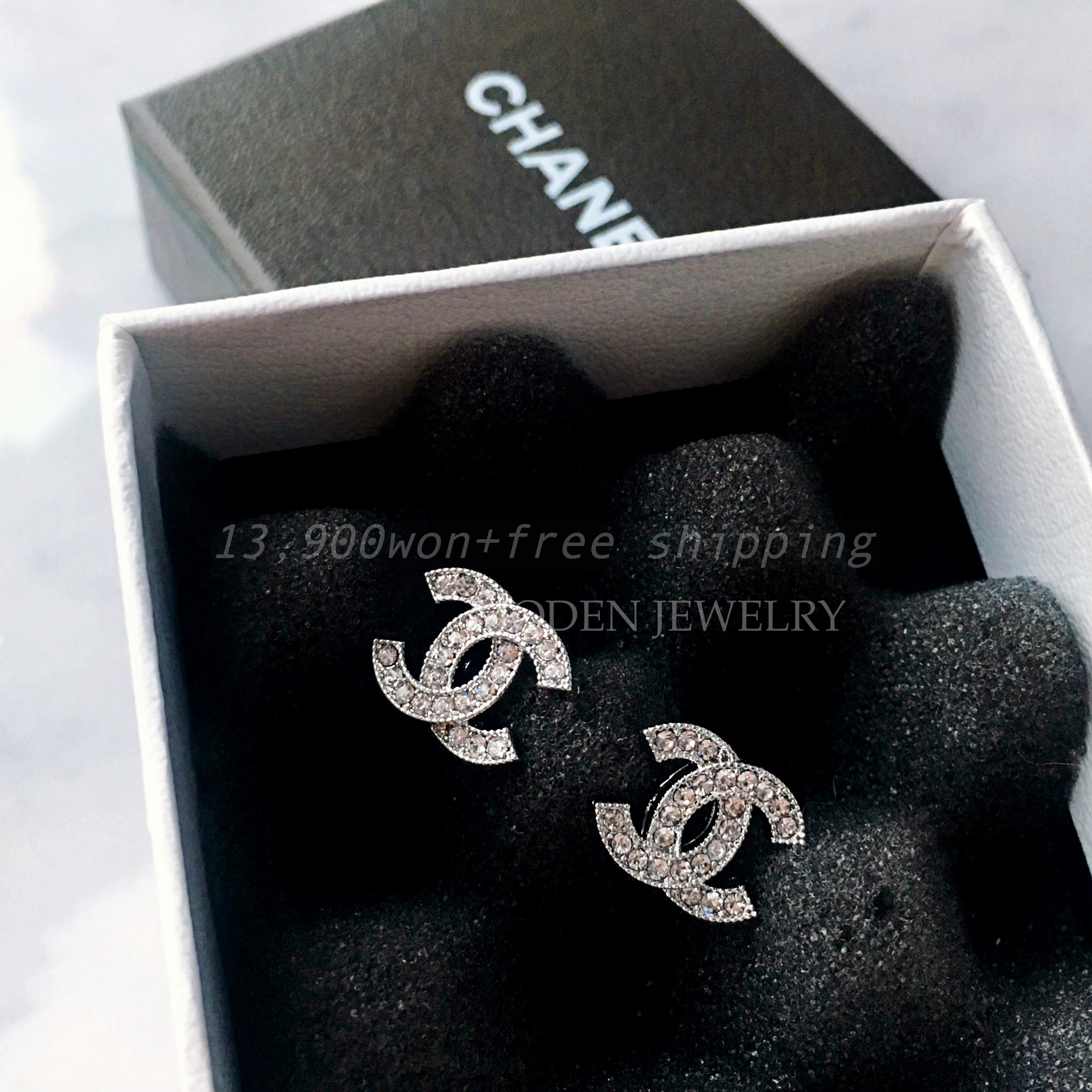 Cs Logo Earring Basic Signature Classic Design