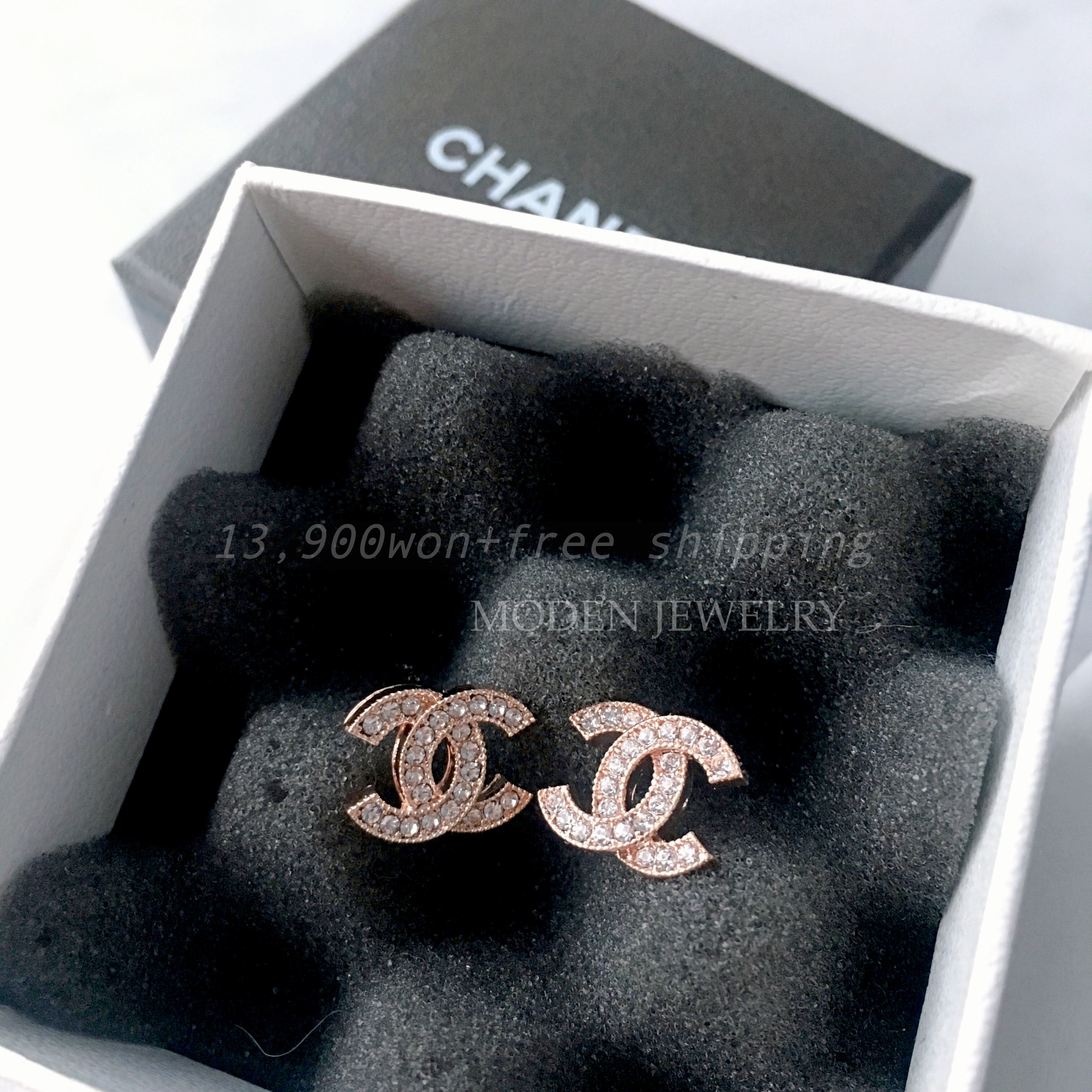 Cs Logo Earring Basic Signature Classic Design