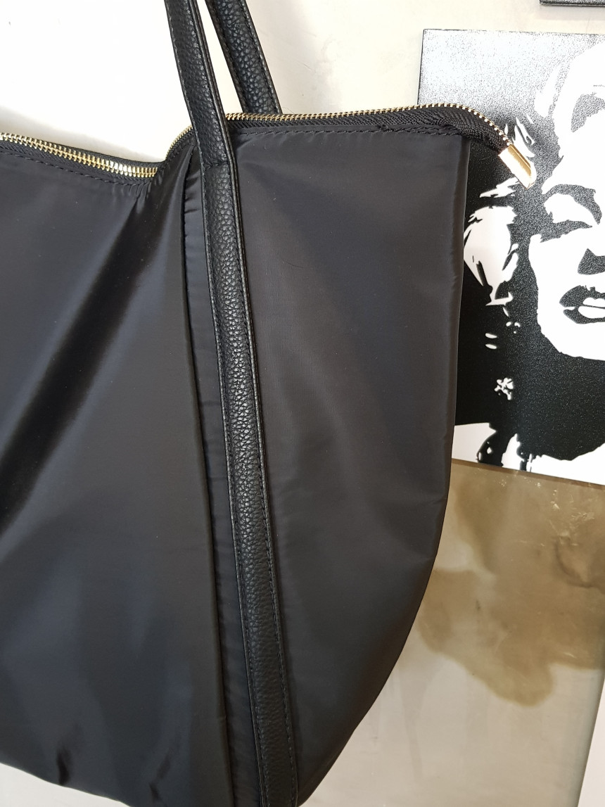 <b><p>Suit Casual Shoulder Bag Jewely Dai Puffy</p></b><b><p>スーツカジュアルショルダーバッグジュエルデイリーショーポベク20女性のバッグ30代</p></b><br /><br /><p align='center'>