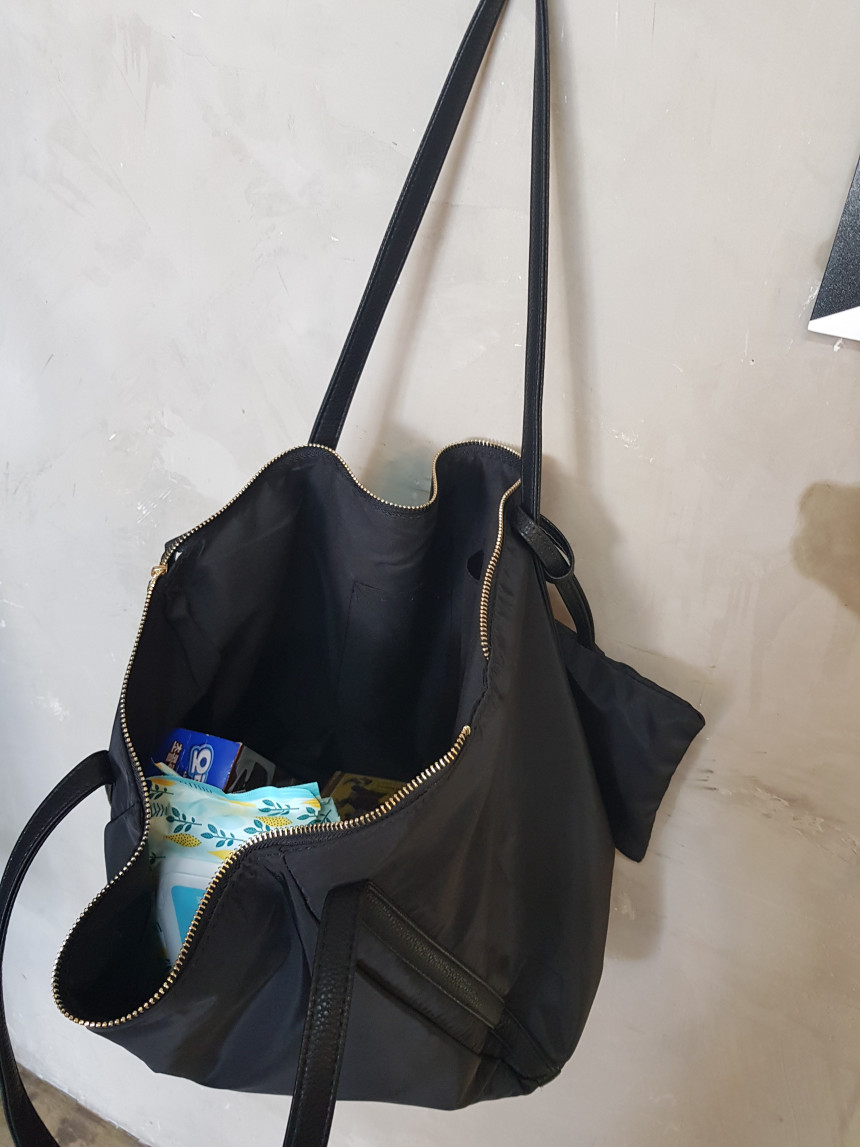 <b><p>Suit Casual Shoulder Bag Jewely Dai Puffy</p></b><b><p>スーツカジュアルショルダーバッグジュエルデイリーショーポベク20女性のバッグ30代</p></b><br /><br /><p align='center'>