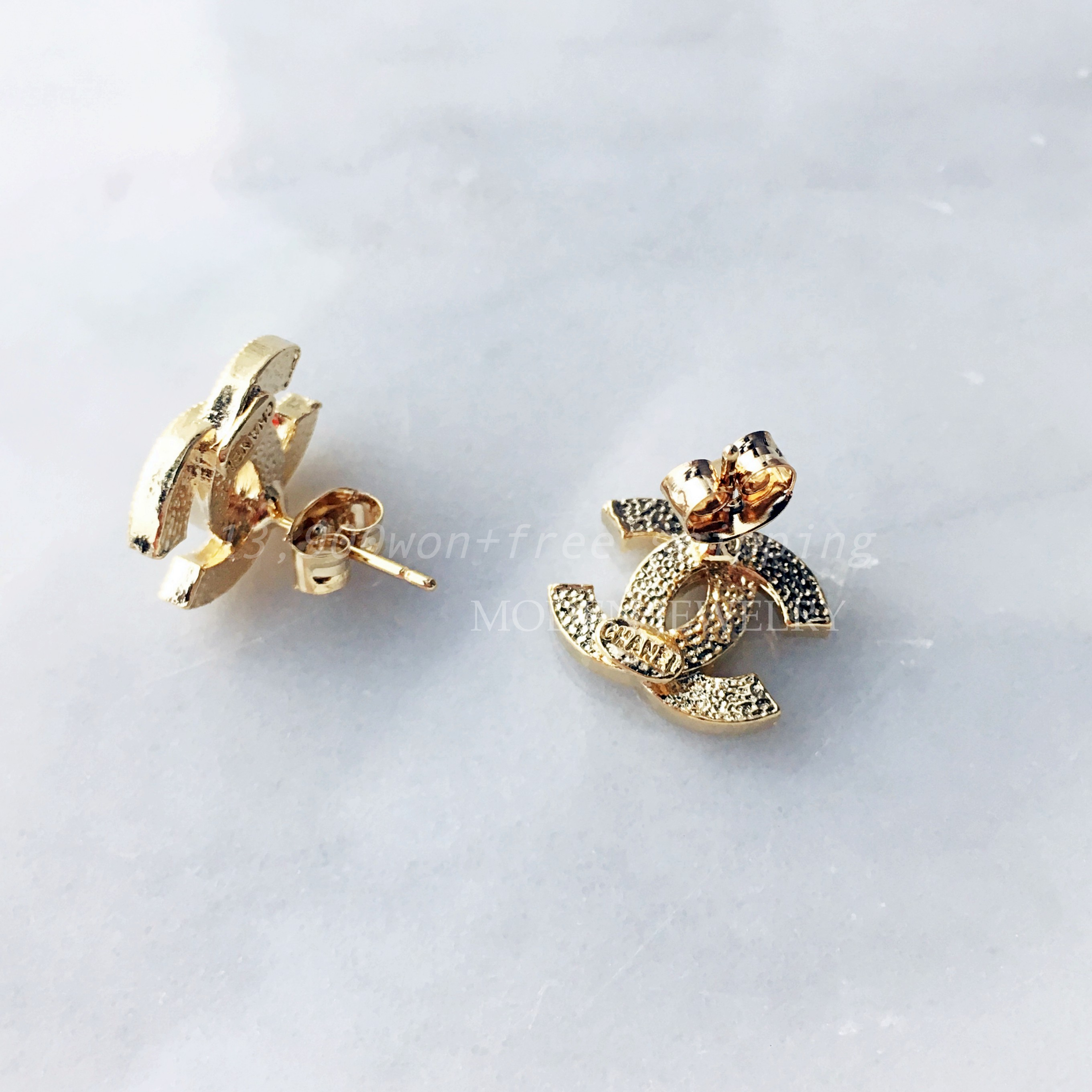 Cs Logo Earring Basic Signature Classic Design