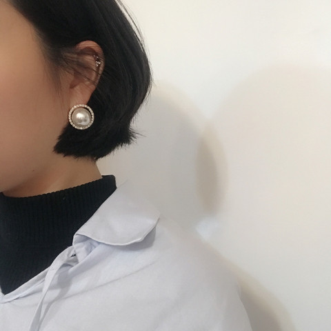 Emma Bold Pearl Earrings New Year's Statue 2017