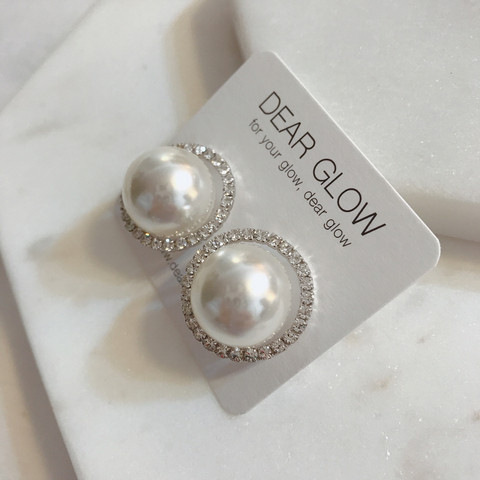 Emma Bold Pearl Earrings New Year's Statue 2017