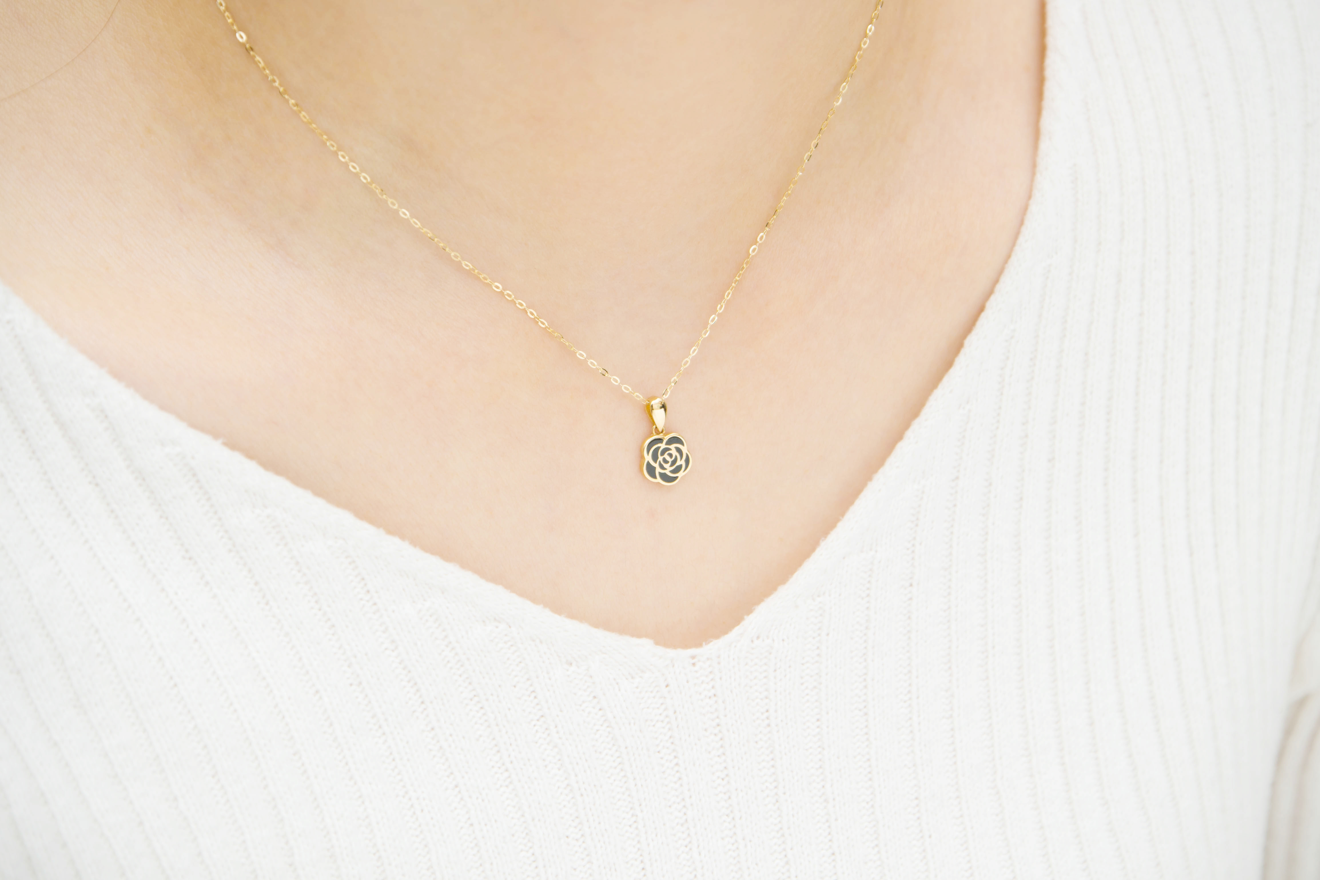 León Black Rose Necklace 14k Pendant 14K Flower 14