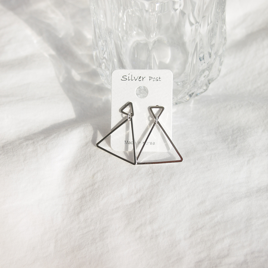 Allergy-free silver-plated triangular drop earring