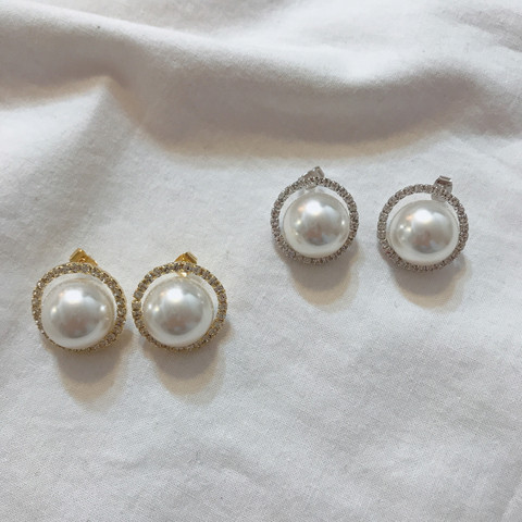 Emma Bold Pearl Earrings New Year's Statue 2017