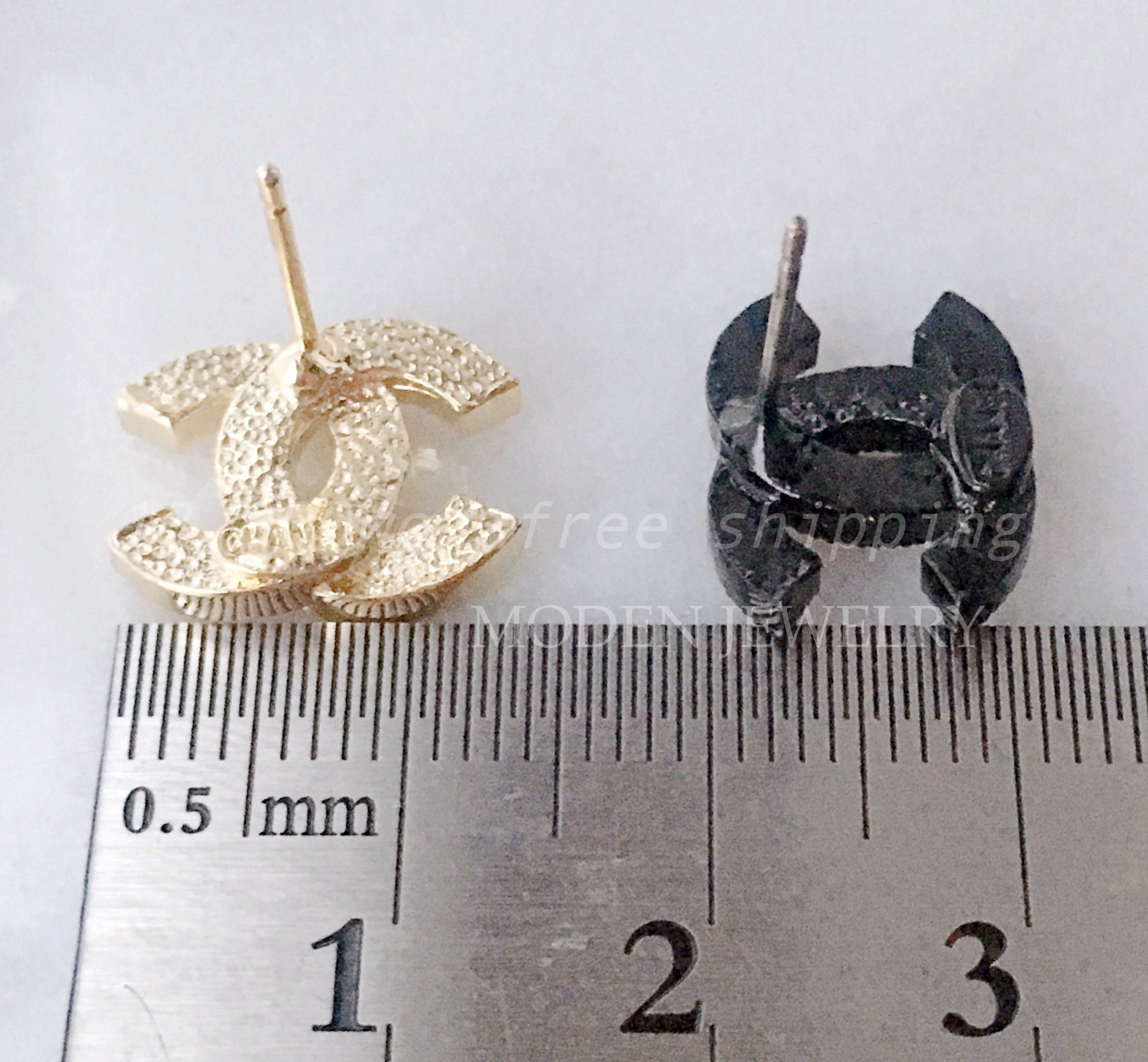 Cs Logo Earring Basic Signature Classic Design