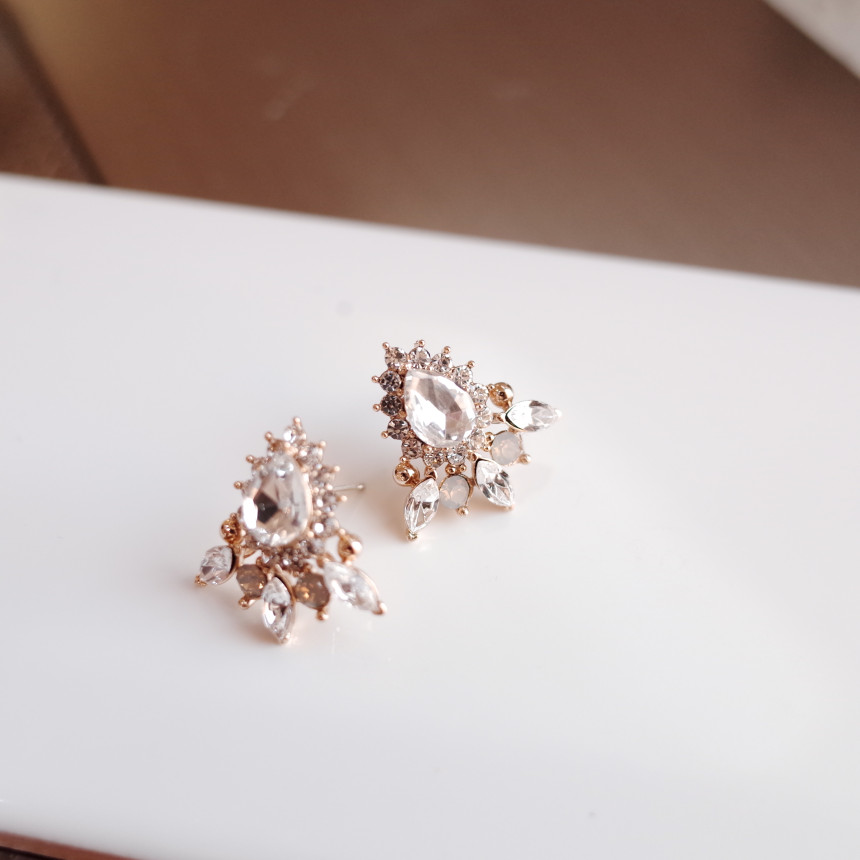 Chou Weddings Machi Bling Stone Silver Earrings St