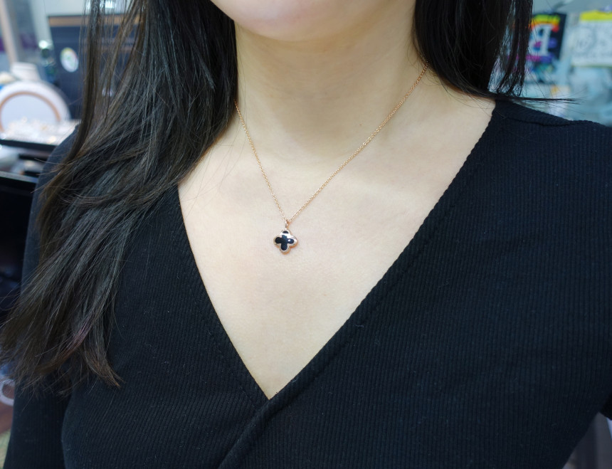 Onyx Four Leaf Clover Necklace Feminine fashionabl