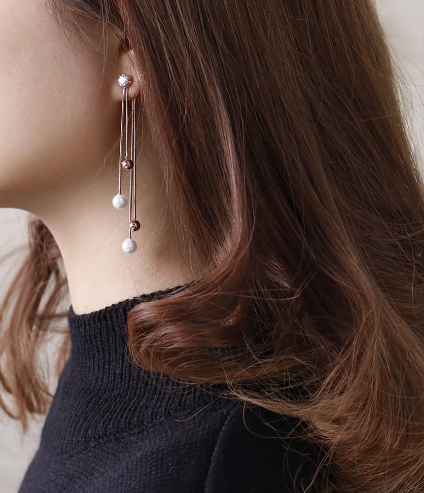 A variety of expressions BOLAN &amp LAURAN Surge S