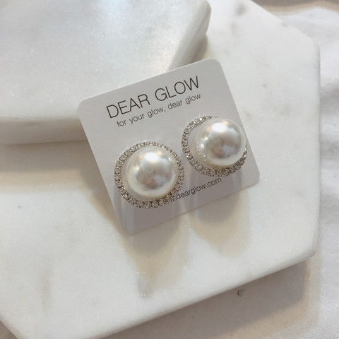 Emma Bold Pearl Earrings New Year's Statue 2017