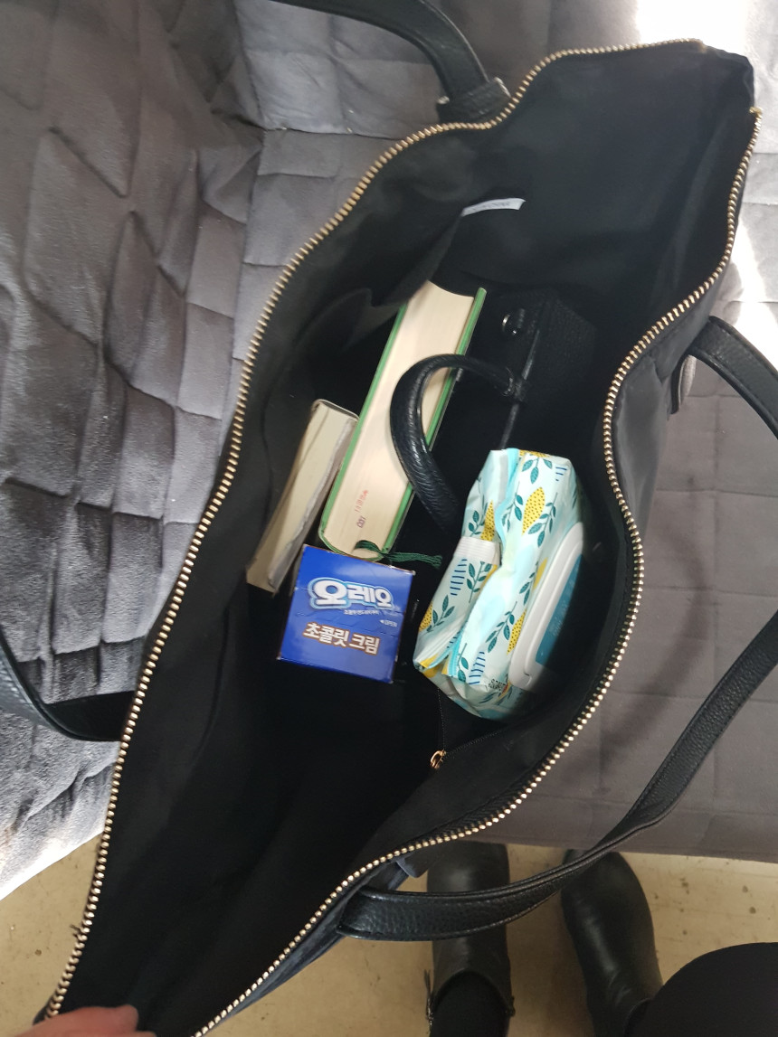 <b><p>Suit Casual Shoulder Bag Jewely Dai Puffy</p></b><b><p>スーツカジュアルショルダーバッグジュエルデイリーショーポベク20女性のバッグ30代</p></b><br /><br /><p align='center'>