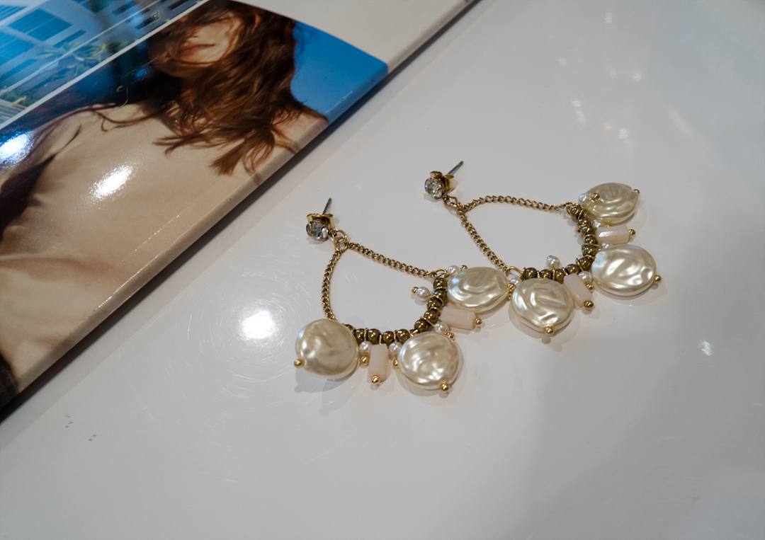 Mother of Pearl Earrings Luxury Styling Chic Moder