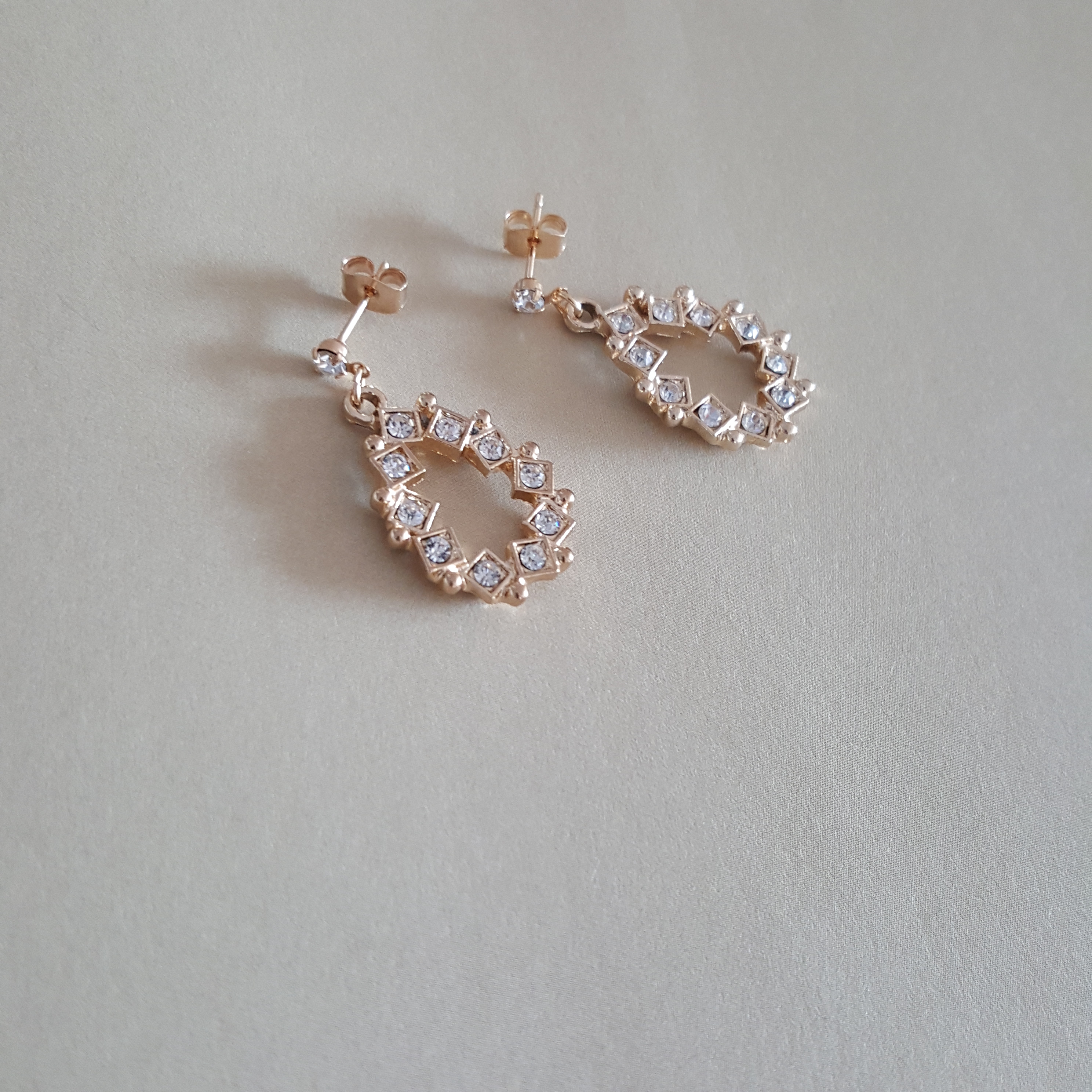 Jewelry Drop Earrings Classical Gentleman Look Bol
