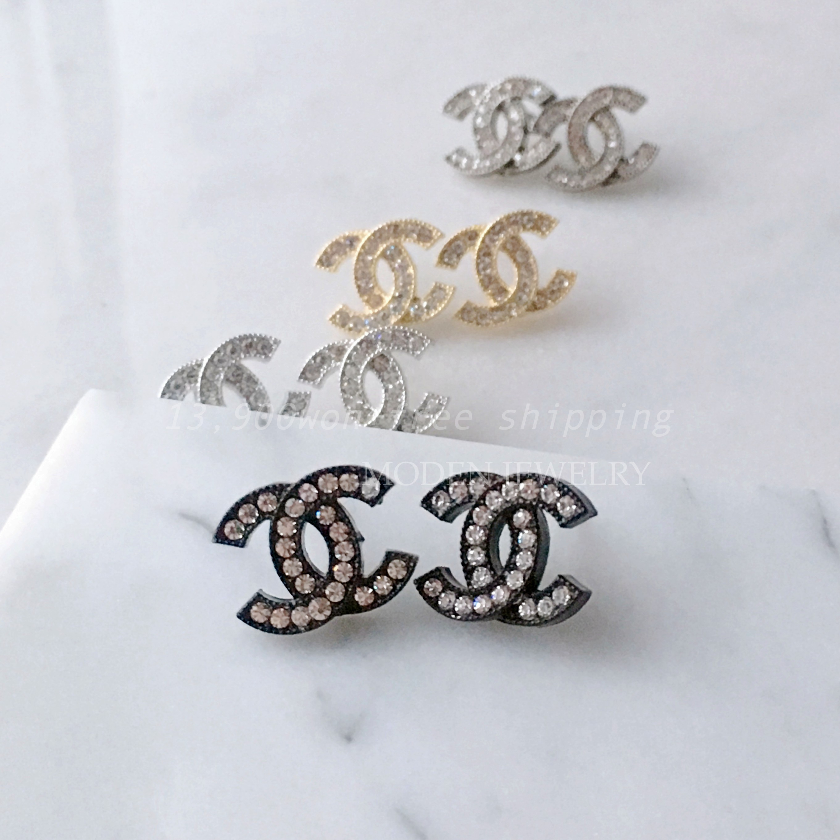 Cs Logo Earring Basic Signature Classic Design