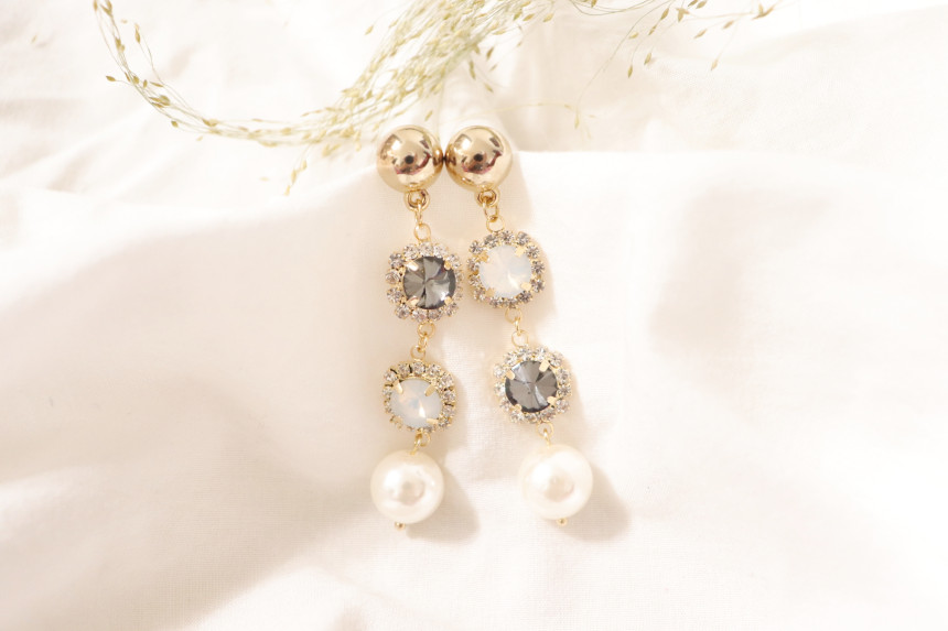 <b><p>Bello earring W-dressed Bold Luxuous acco</p></b><b><p>ベロ イヤリング ワンピースによく似合う ボールドた 高級感のあるアクセサリー ファッショナブルなス</p></b><br /><br /><p align='center'>
