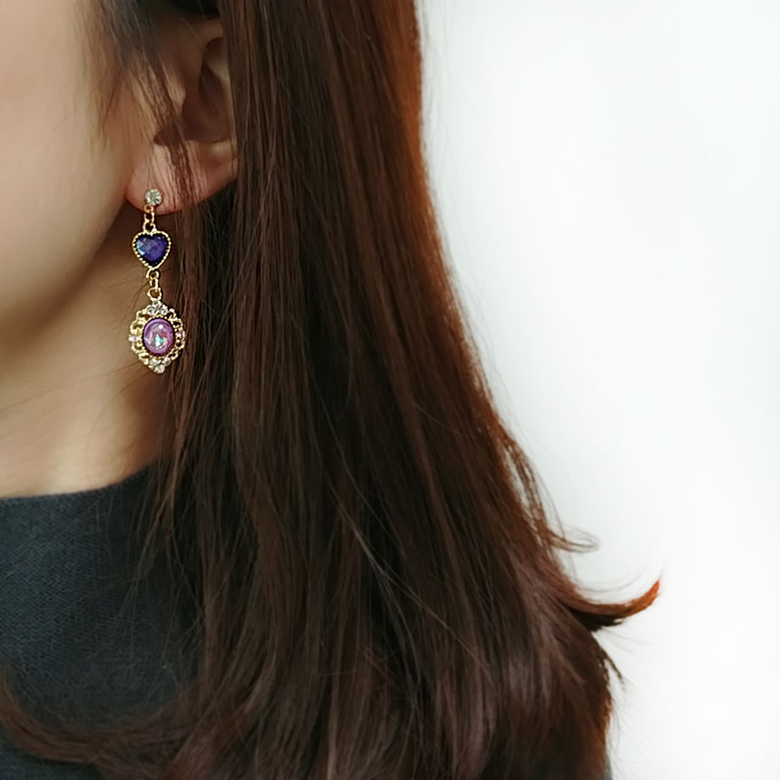 Elizabeth Violet Earrings Earrings Pantone Color P