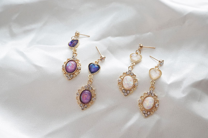 Elizabeth Violet Earrings Earrings Pantone Color P