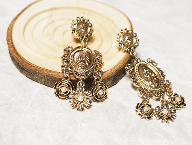 Triple Flower Antique Earrings Bold Twenties Femal