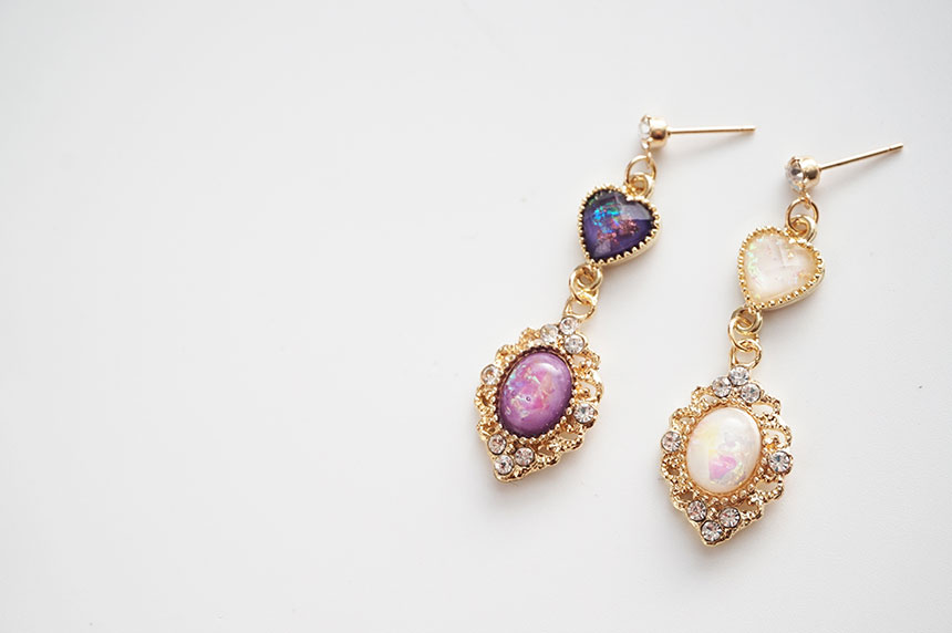 Elizabeth Violet Earrings Earrings Pantone Color P