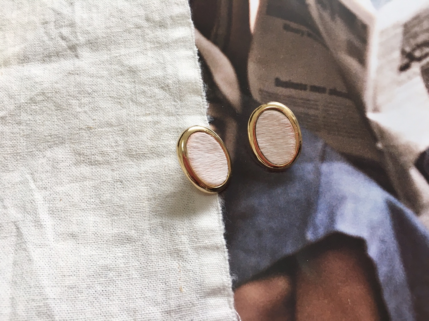 Songchi ellipse earrings Pink sticking