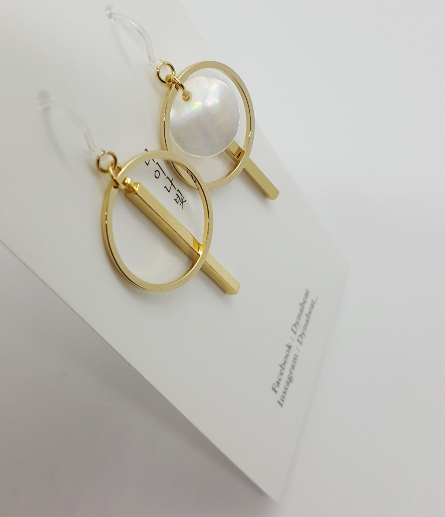 Dyna Light Round Earrings Drop Earrings Gold, Silv