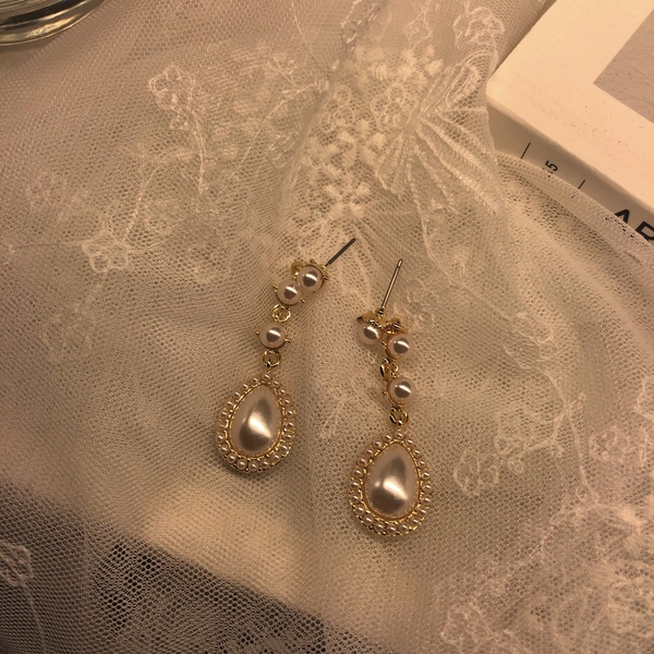 Blingen Antique Pearl Earring