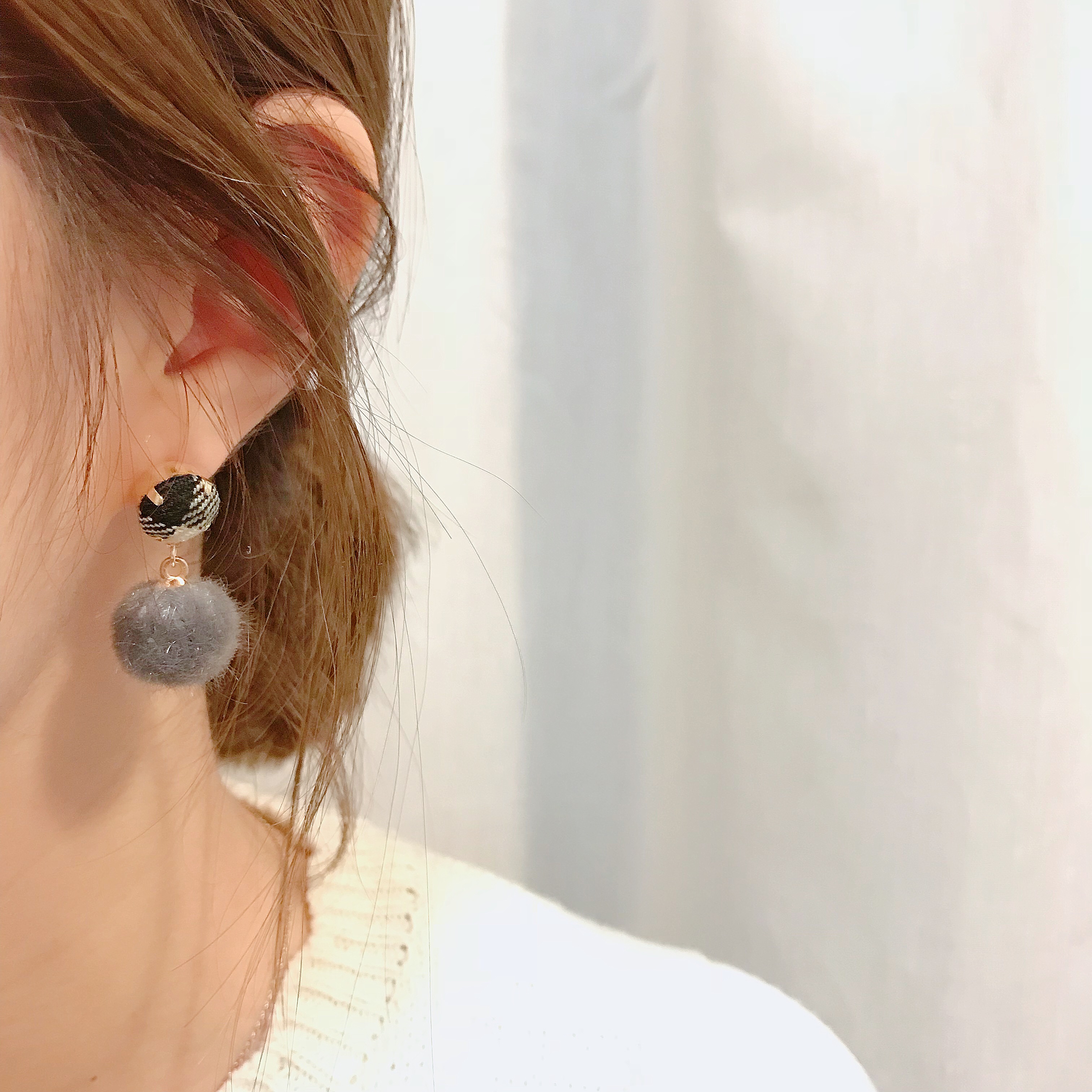 Check button foam form winter earrings 3color drop