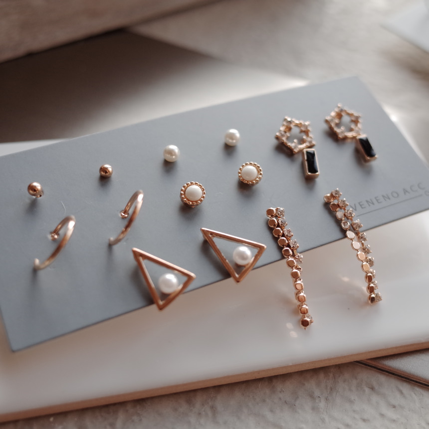 <b><p>16SET Princess earg Stylish Luxuous metal</p></b><b><p>16SET プリンセス イヤグ スタイリッシュな 高級感のある メタル モダンな</p></b><br /><br /><p align='center'>