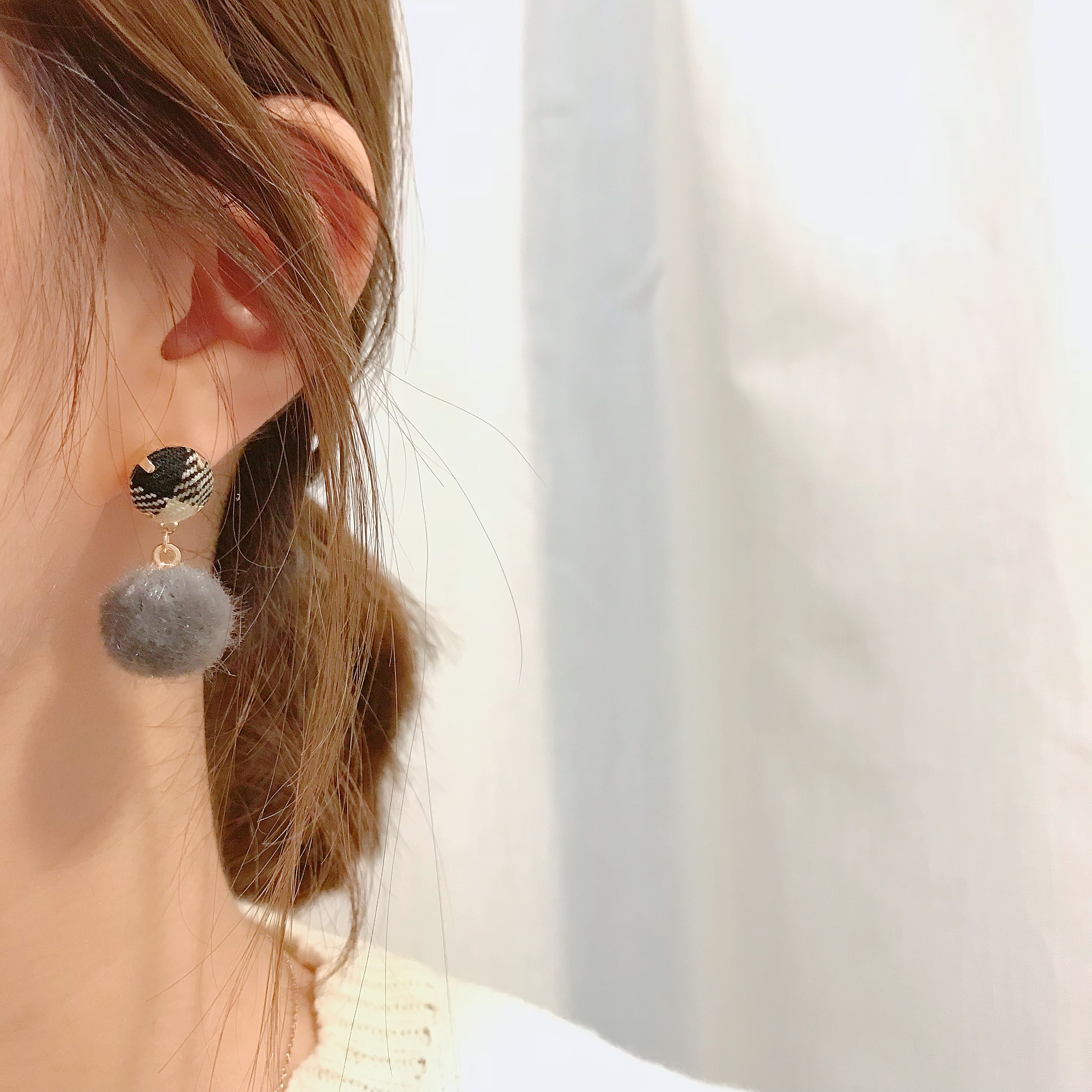 Check button foam form winter earrings 3color drop