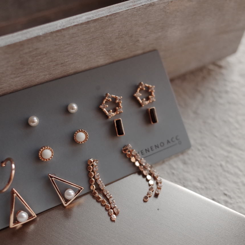 <b><p>16SET Princess earg Stylish Luxuous metal</p></b><b><p>16SET プリンセス イヤグ スタイリッシュな 高級感のある メタル モダンな</p></b><br /><br /><p align='center'>