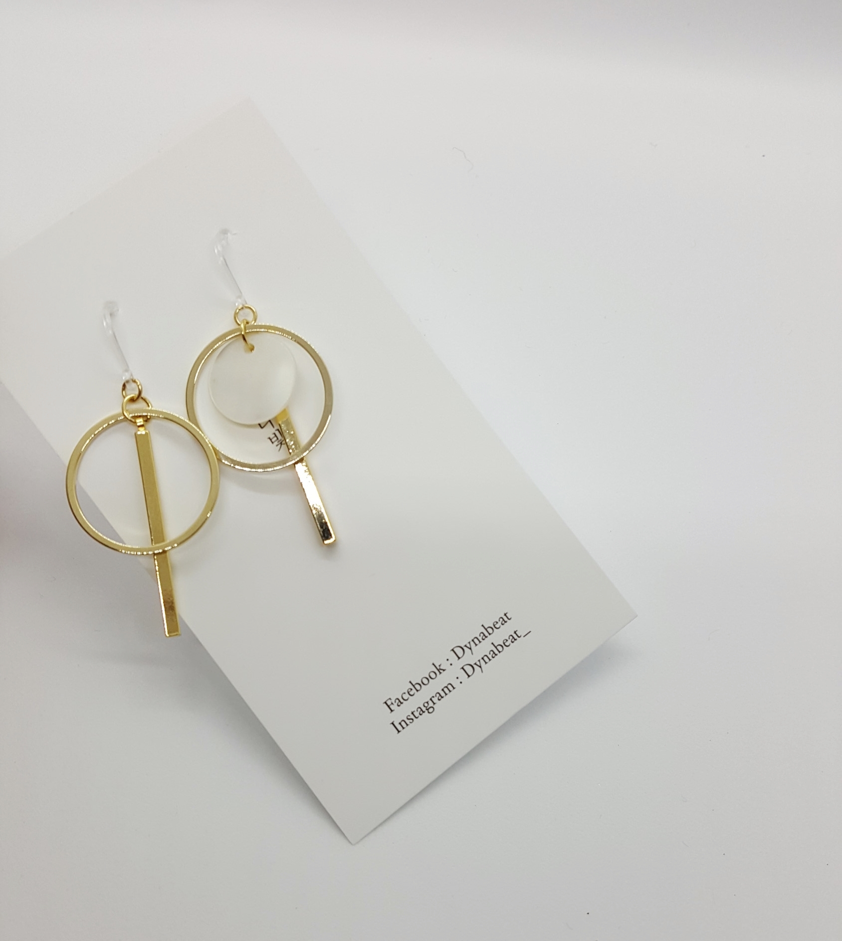 Dyna Light Round Earrings Drop Earrings Gold, Silv