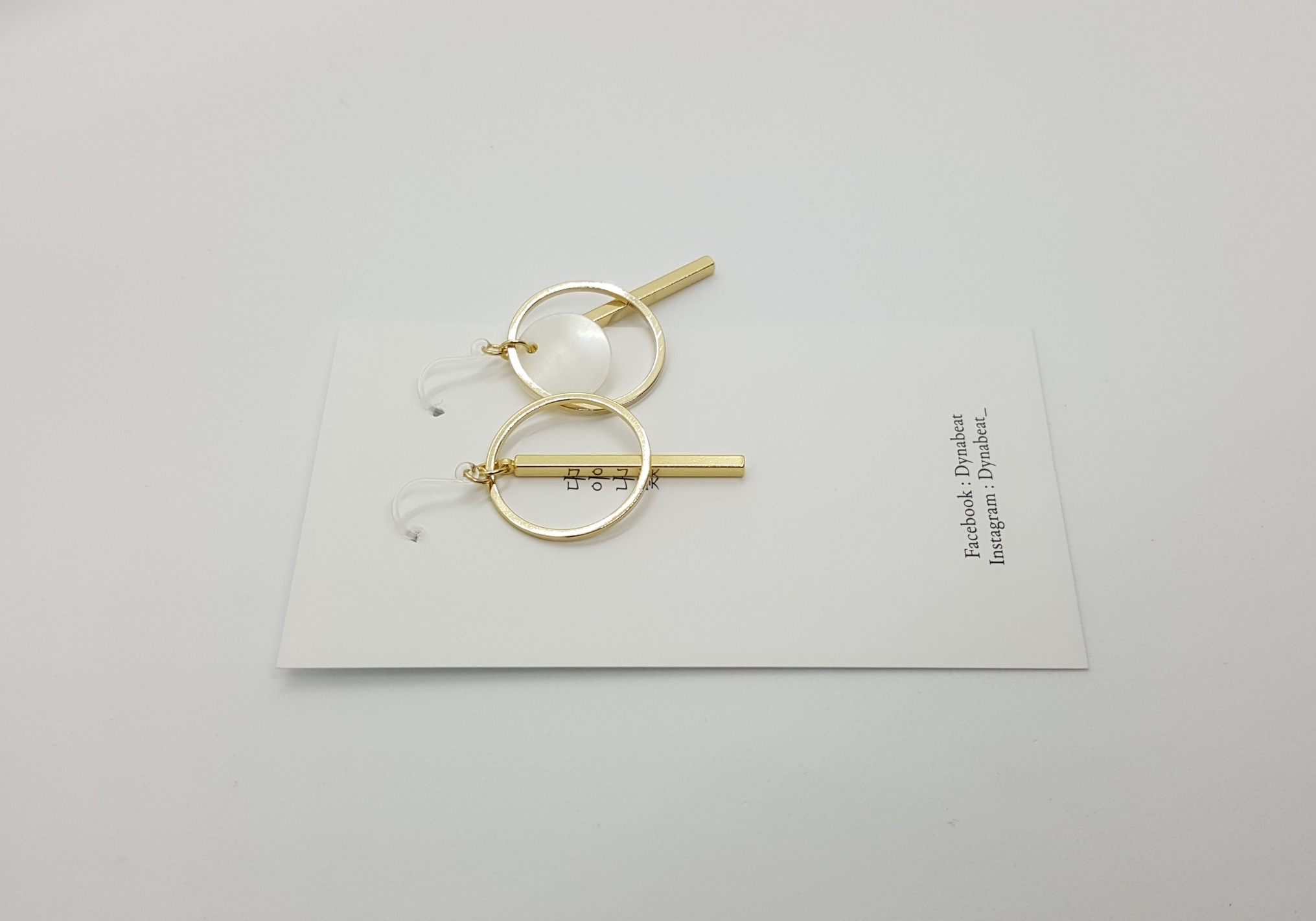 Dyna Light Round Earrings Drop Earrings Gold, Silv